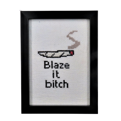 Cuadro bordado a mano Blaze it...